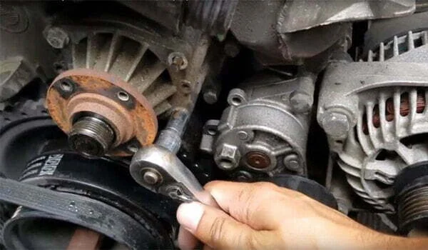 تعویض واتر پمپ پراید