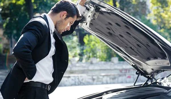 چطور از خوابیدن باتری ماشین جلوگیری کنیم؟