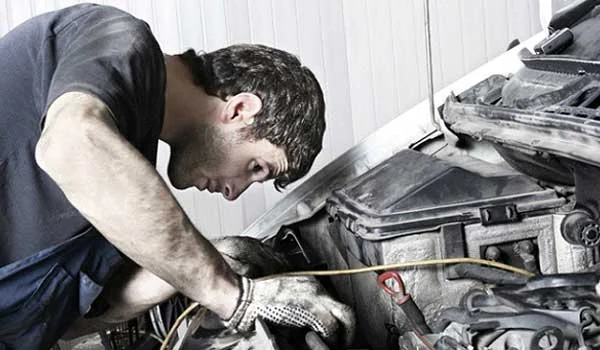 6 روش جلوگیری از خوابیدن باتری ماشین
